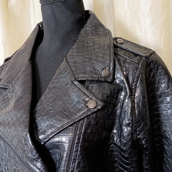 ModCloth Croc Embossed Moto Jacket XL NWT Vegan Leather Cropped - Picture 7 of 11